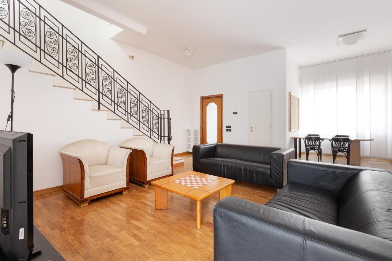 Ca' Stellini - Comoda Casa Indipendente Con Parcheggio Privato มิลาน ภายนอก รูปภาพ